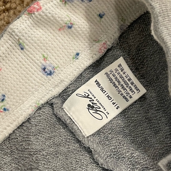 PINK Victoria's Secret  Gray wide legs sweatpants size small - Picture 4 of 5